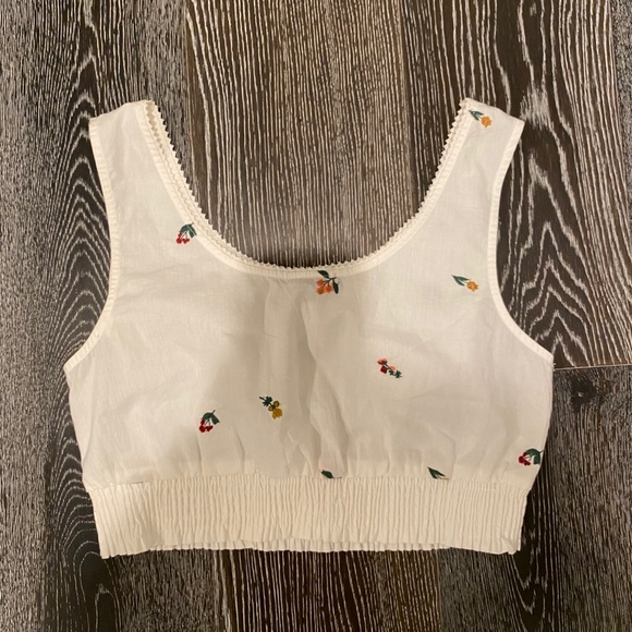 Kendall and Kylie White Pilgrim tank top - Picture 2 of 3